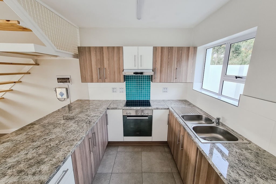 To Let 2 Bedroom Property for Rent in Parsonsvlei Eastern Cape
